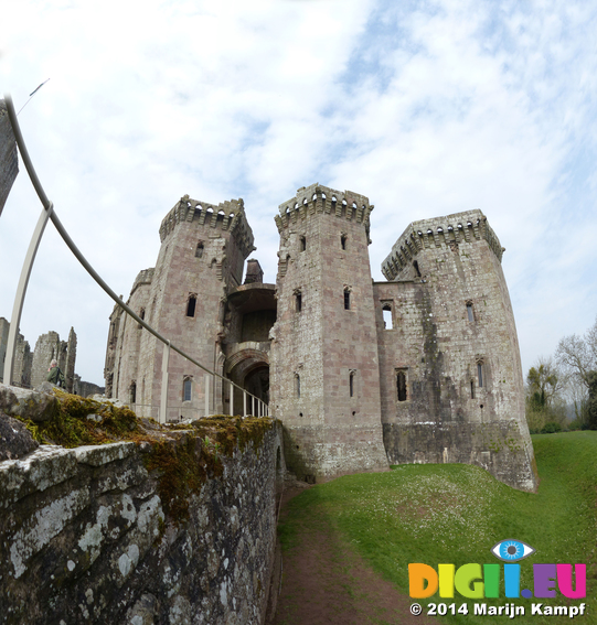 FZ004331-46 Raglan Castle entrance